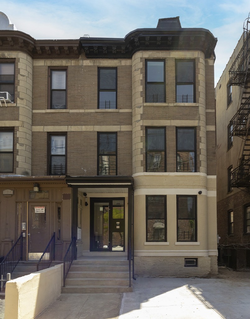 286 Hawthorne Ave